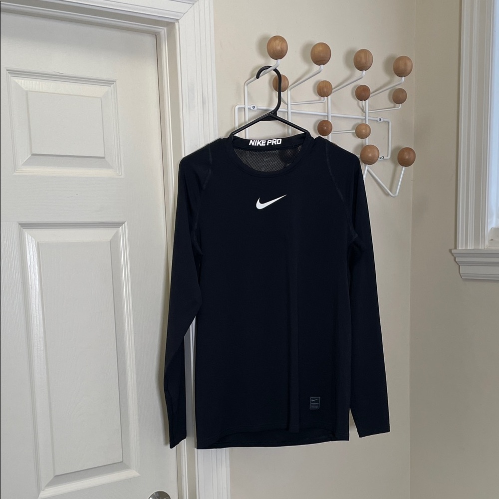 Nike Pro - Dri-Fit Center Swoosh Long Sleeve Athletic Workout Shirt - Black - M